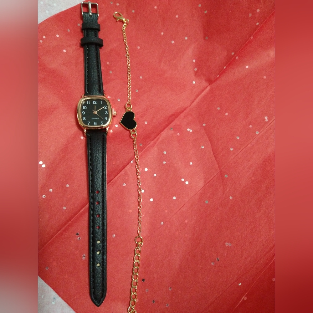 #19 Women's Quartz Watch & Heart Bracelet Gift Set - Picture 9 of 11